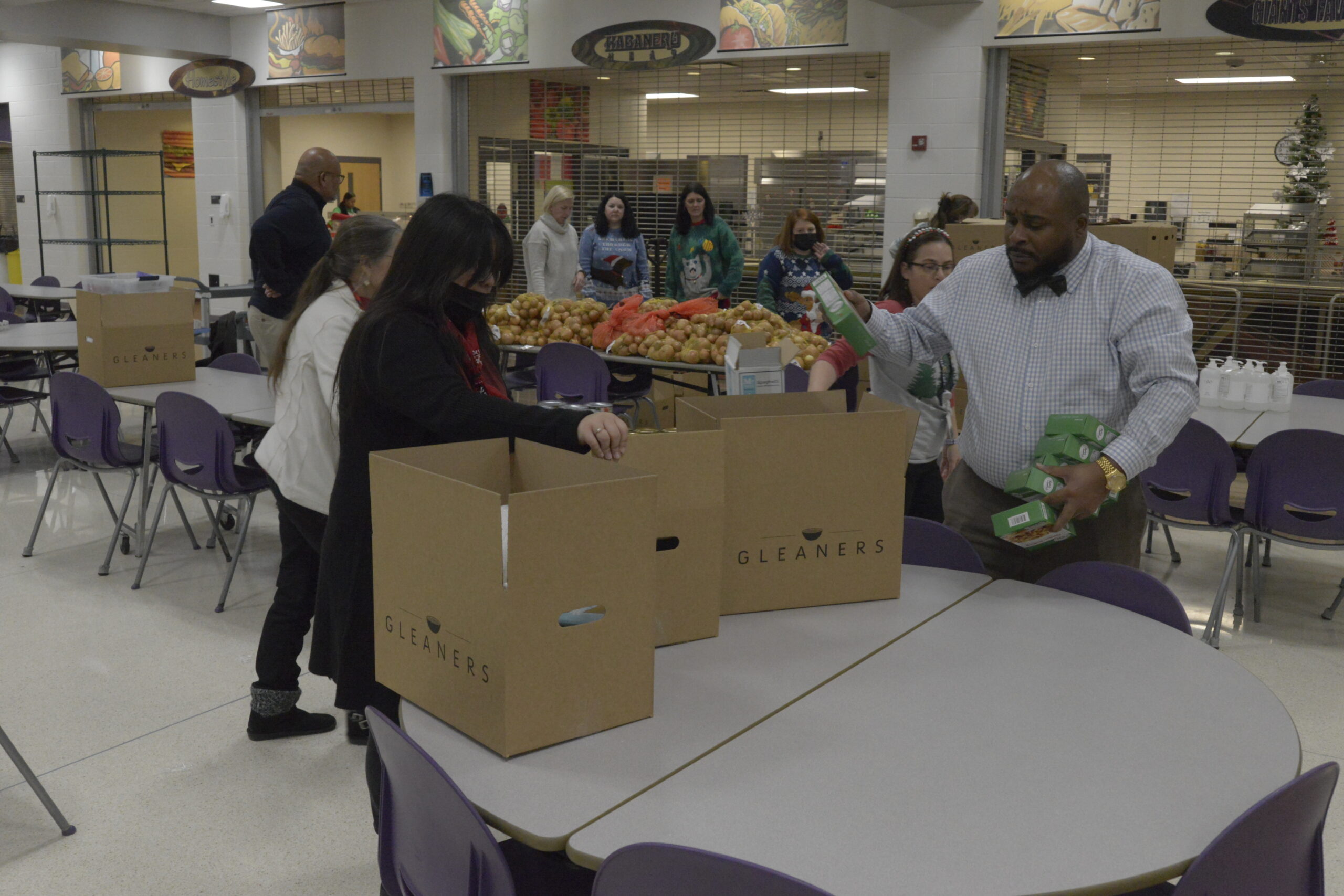 Grant from Hoover Family Foundation Helps Feed Wayne Families in Need